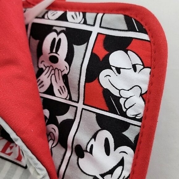 Mickey Mouse Disney Red Black Oversized Oven Mitt  Pot Holder 2 Piece Set - Picture 6 of 8